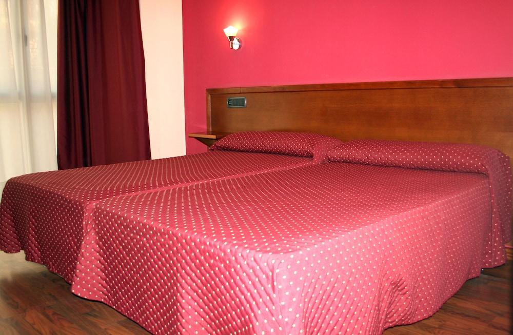 Hotel Virgen De Covadonga Onís エクステリア 写真